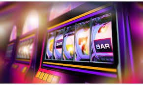 Bangladesh adult reviewing red casino Mobile App guidance on a phone